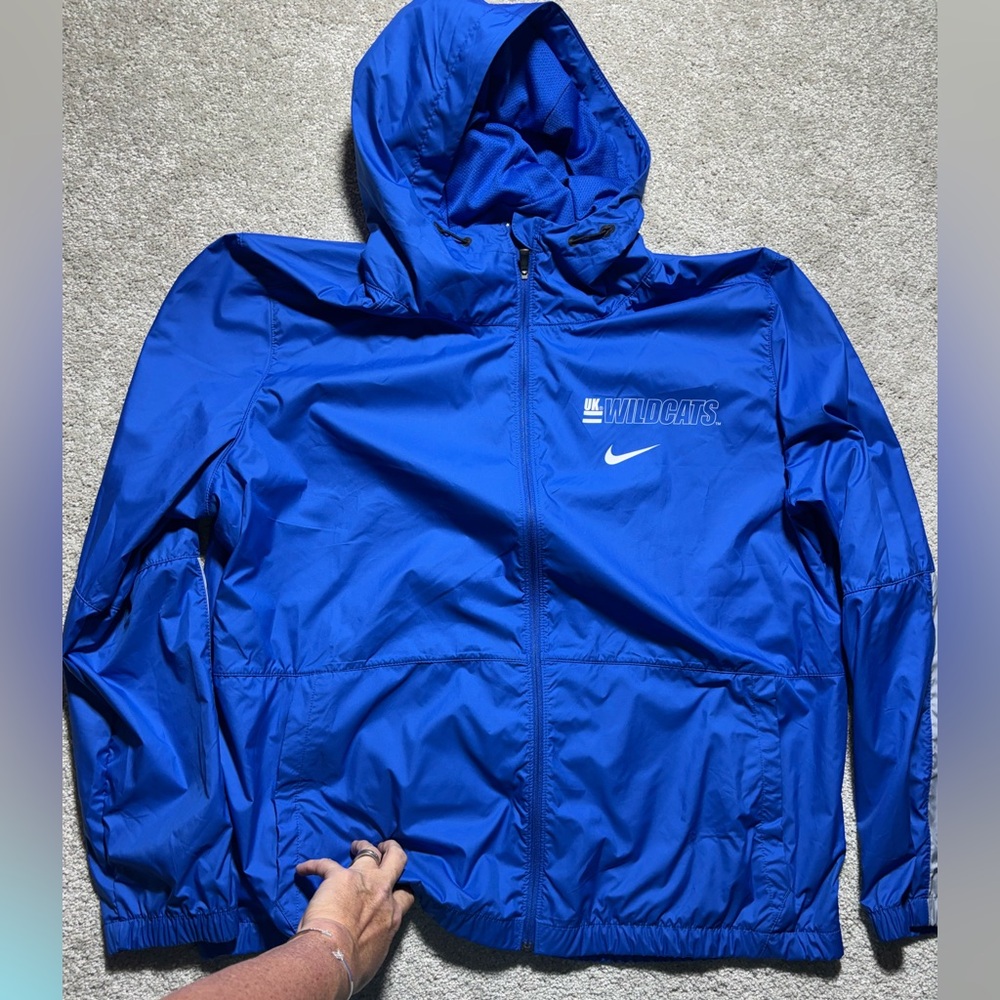 Nike Kentucky wildcats light weight jacket/ rain jacket sz XL